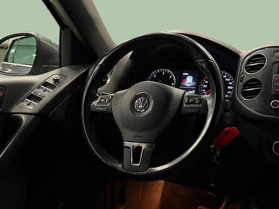 Volkswagen Tiguan 16 of 30
