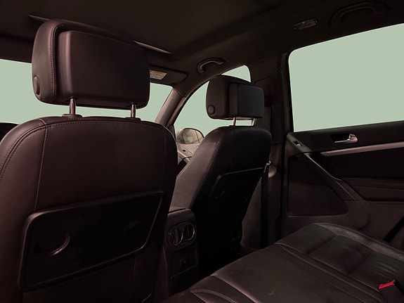 Volkswagen Tiguan 13 of 30