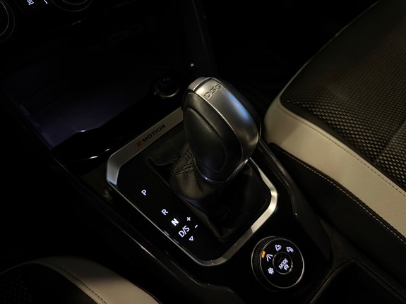 Volkswagen T-Roc 28 of 30
