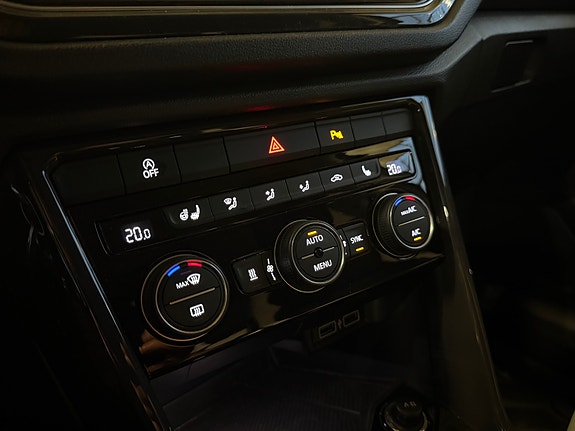 Volkswagen T-Roc 23 of 30