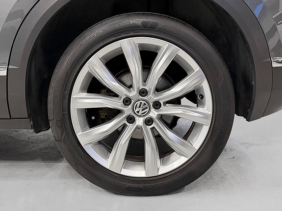Volkswagen T-Roc 7 of 30
