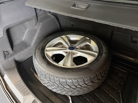Ford Kuga 28 of 29