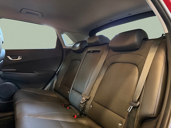 Hyundai Kona 12 of 30