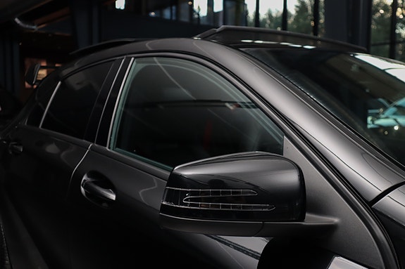 Mercedes-Benz A45 8 of 30