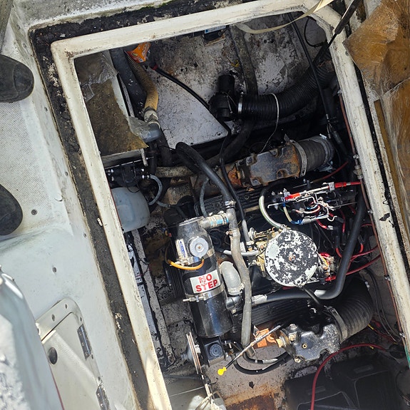 24 fot bayliner v8 5 of 8