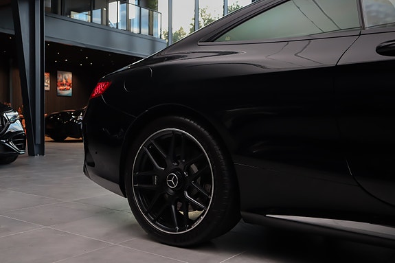 Mercedes-Benz S63 25 of 30