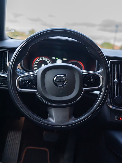 Volvo V90 8 of 30