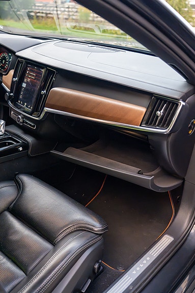 Volvo V90 10 of 30