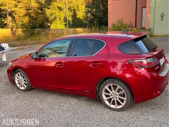 Lexus CT200h 4 of 13
