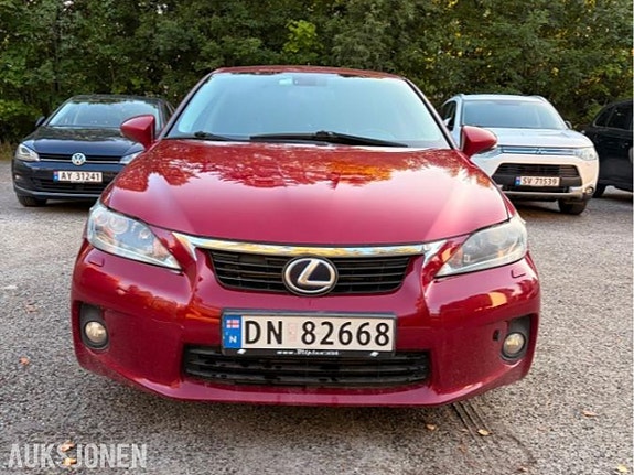Lexus CT200h 3 of 13