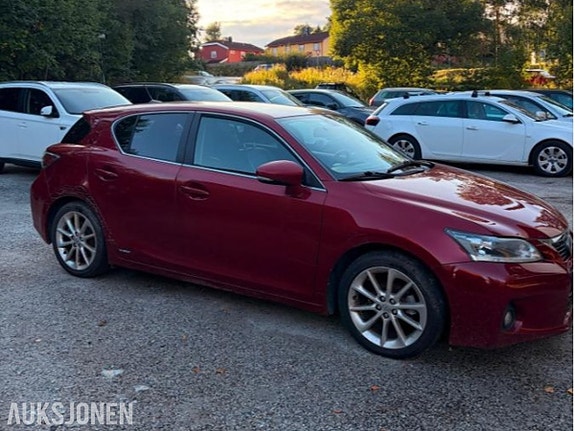 Lexus CT200h 13 of 13