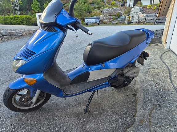 Aprilia Leonardo 125 2 of 10