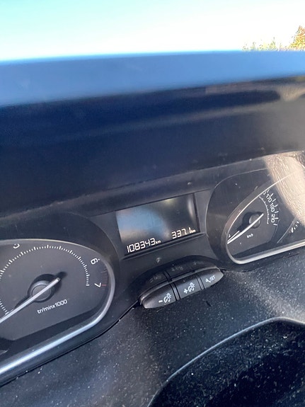 Peugeot 208 6 of 8