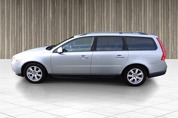 Volvo V70 2 of 30