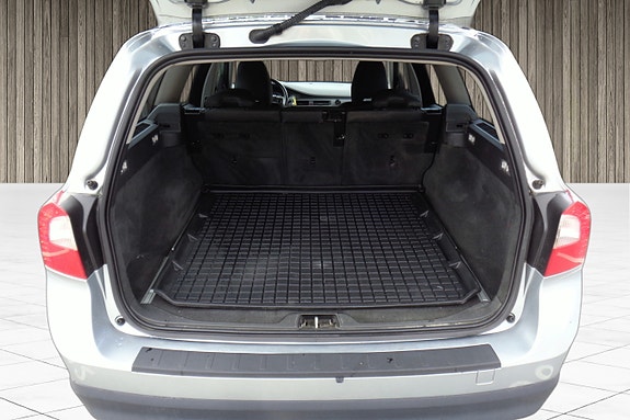 Volvo V70 18 of 30