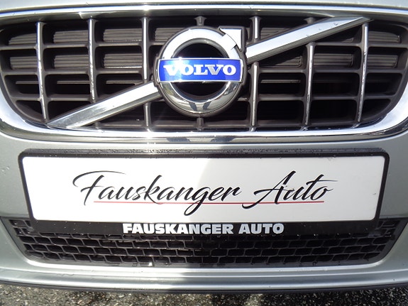 Volvo V70 9 of 30