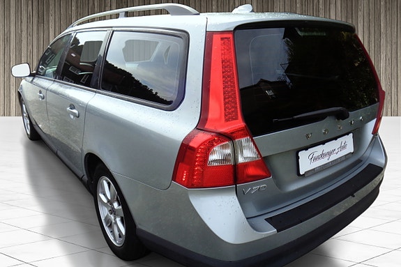 Volvo V70 3 of 30