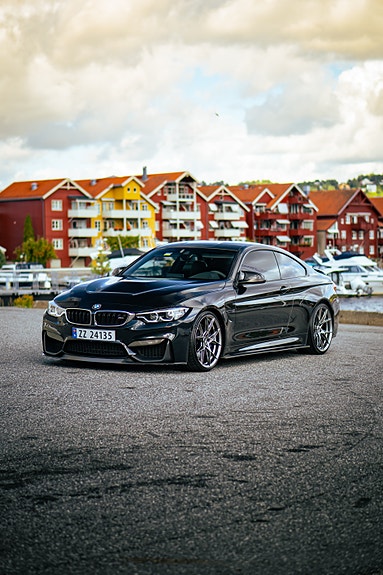 BMW M4 4 of 27