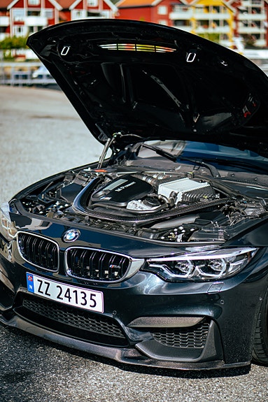 BMW M4 10 of 27