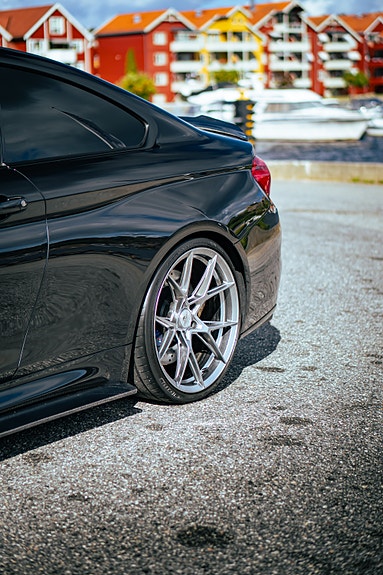 BMW M4 9 of 27