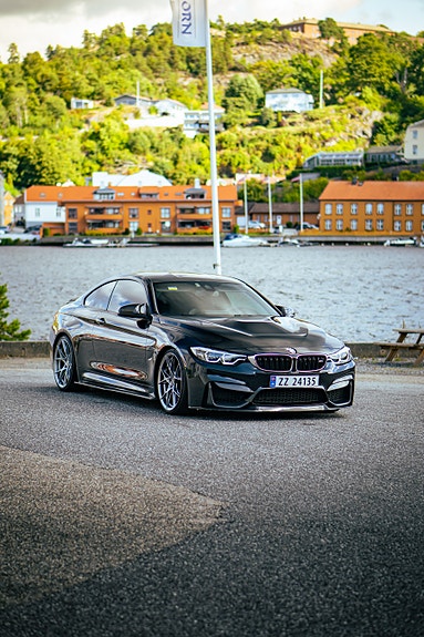 BMW M4 2 of 27