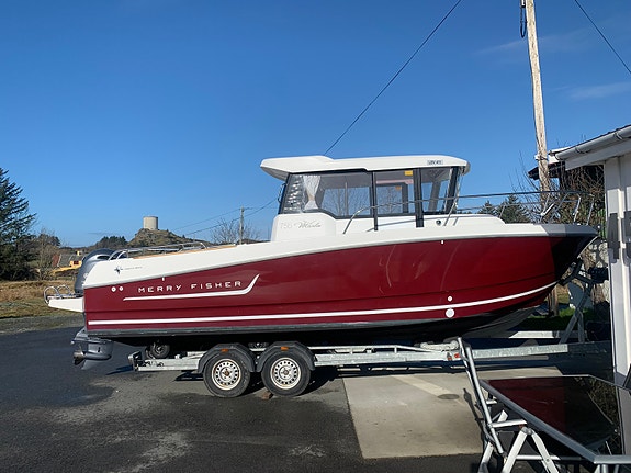 Jeanneau Merry Fisher 755 Marlin – Yamaha 175 hk 2020 – 5 sitteplasser inne 2 of 13