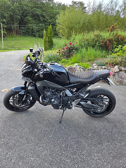 Yamaha MT-09 9 of 16