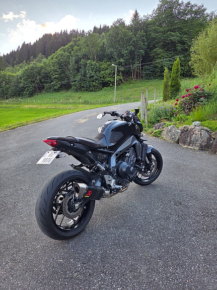 Yamaha MT-09 5 of 16