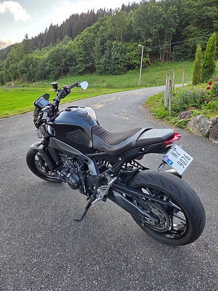 Yamaha MT-09 8 of 16