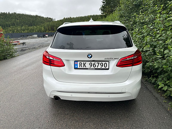 BMW 225xe 5 of 30