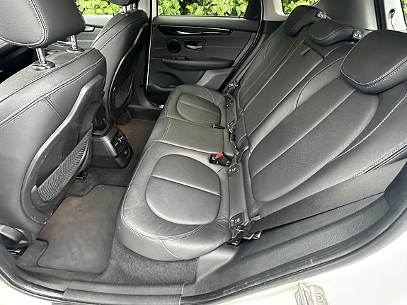 BMW 225xe 15 of 30