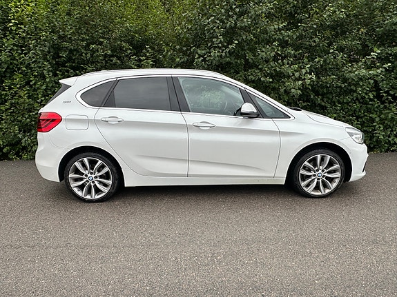 BMW 225xe 7 of 30