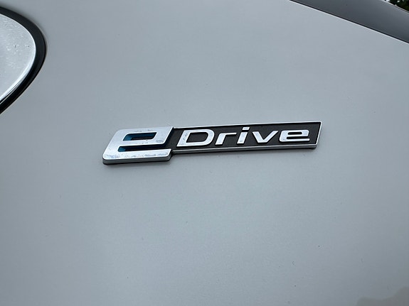 BMW 225xe 24 of 30
