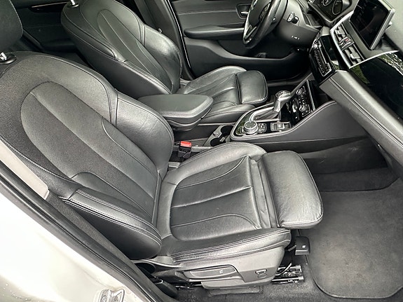 BMW 225xe 26 of 30