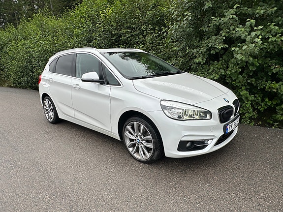 BMW 225xe 8 of 30