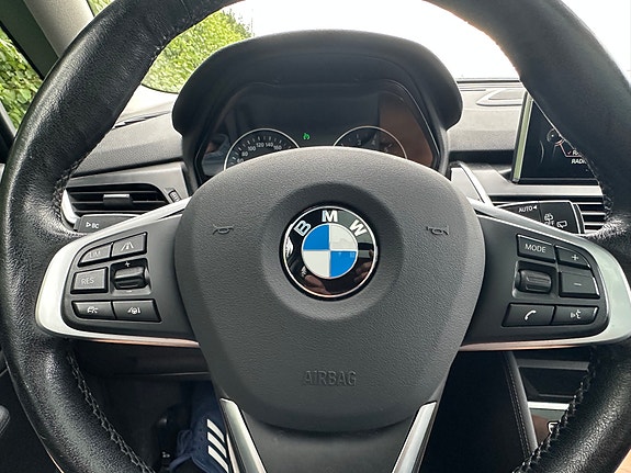 BMW 225xe 30 of 30