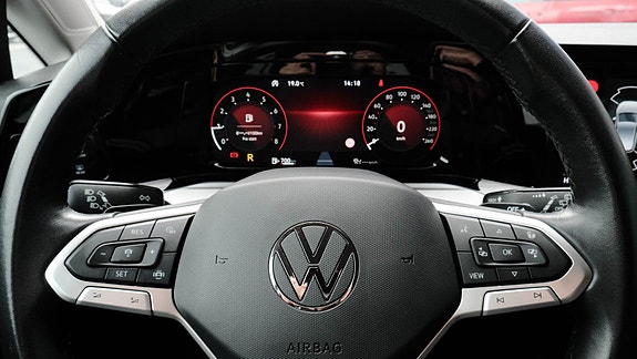 Volkswagen Golf VIII 25 of 28