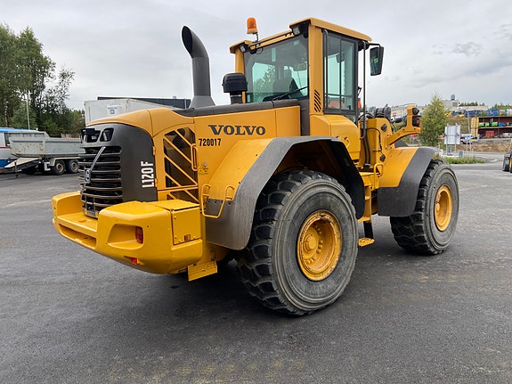 Volvo L120F 2 of 12