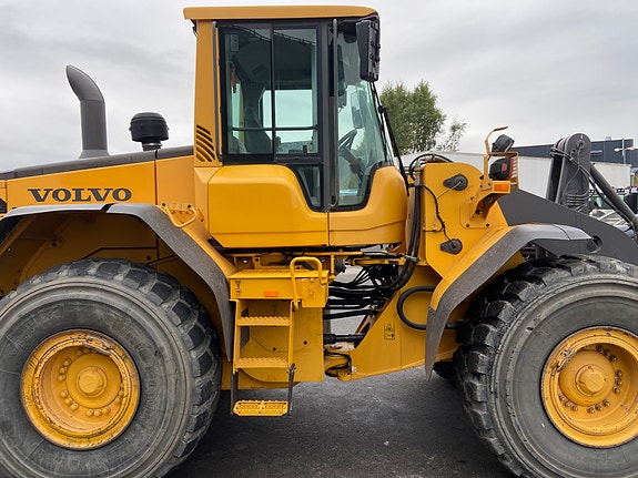 Volvo L120F 7 of 12
