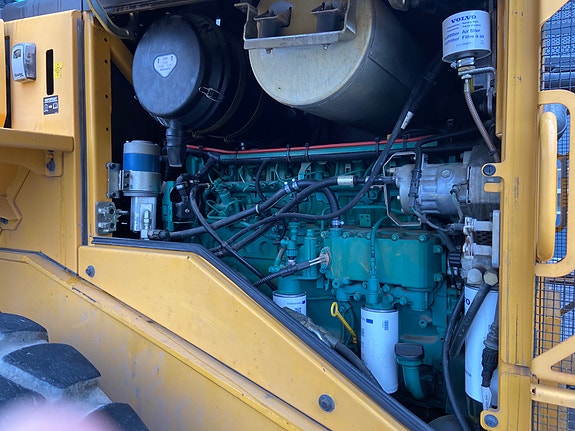 Volvo L120F 10 of 12