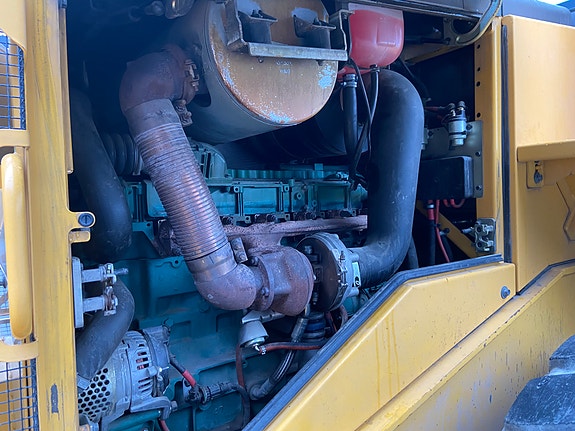 Volvo L120F 9 of 12