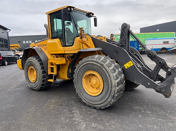 Volvo L120F 6 of 12