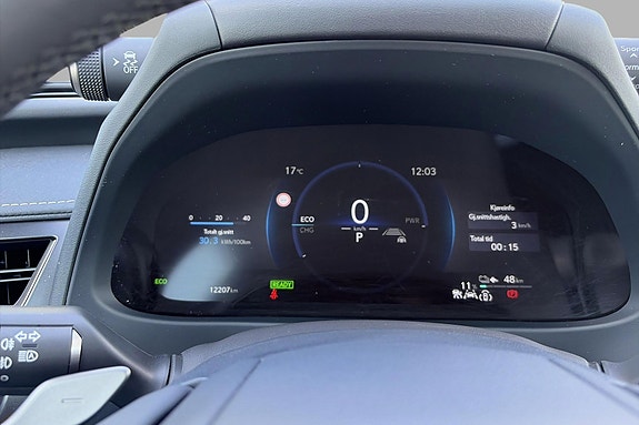 Lexus UX300e 13 of 22