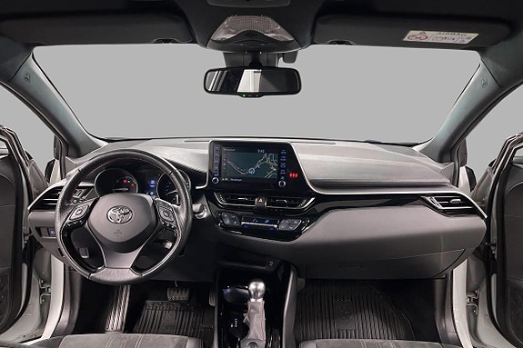 Toyota C-HR 4 of 26