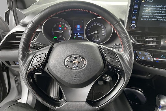 Toyota C-HR 6 of 26
