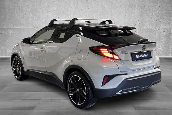 Toyota C-HR 2 of 26
