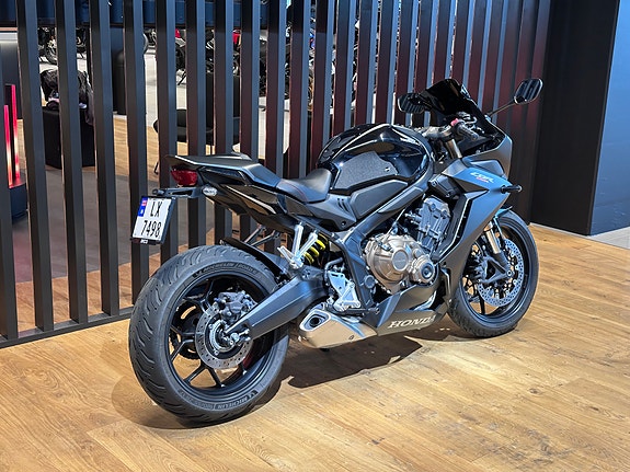 Honda CBR650R 3 of 7