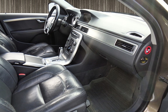 Volvo XC70 15 of 30