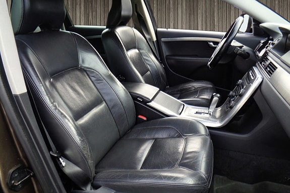 Volvo XC70 16 of 30