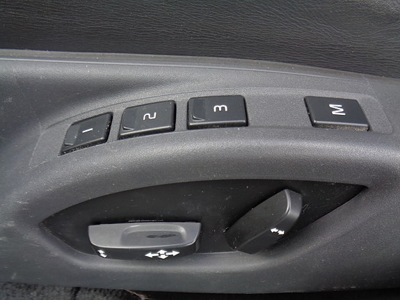 Volvo XC70 14 of 30